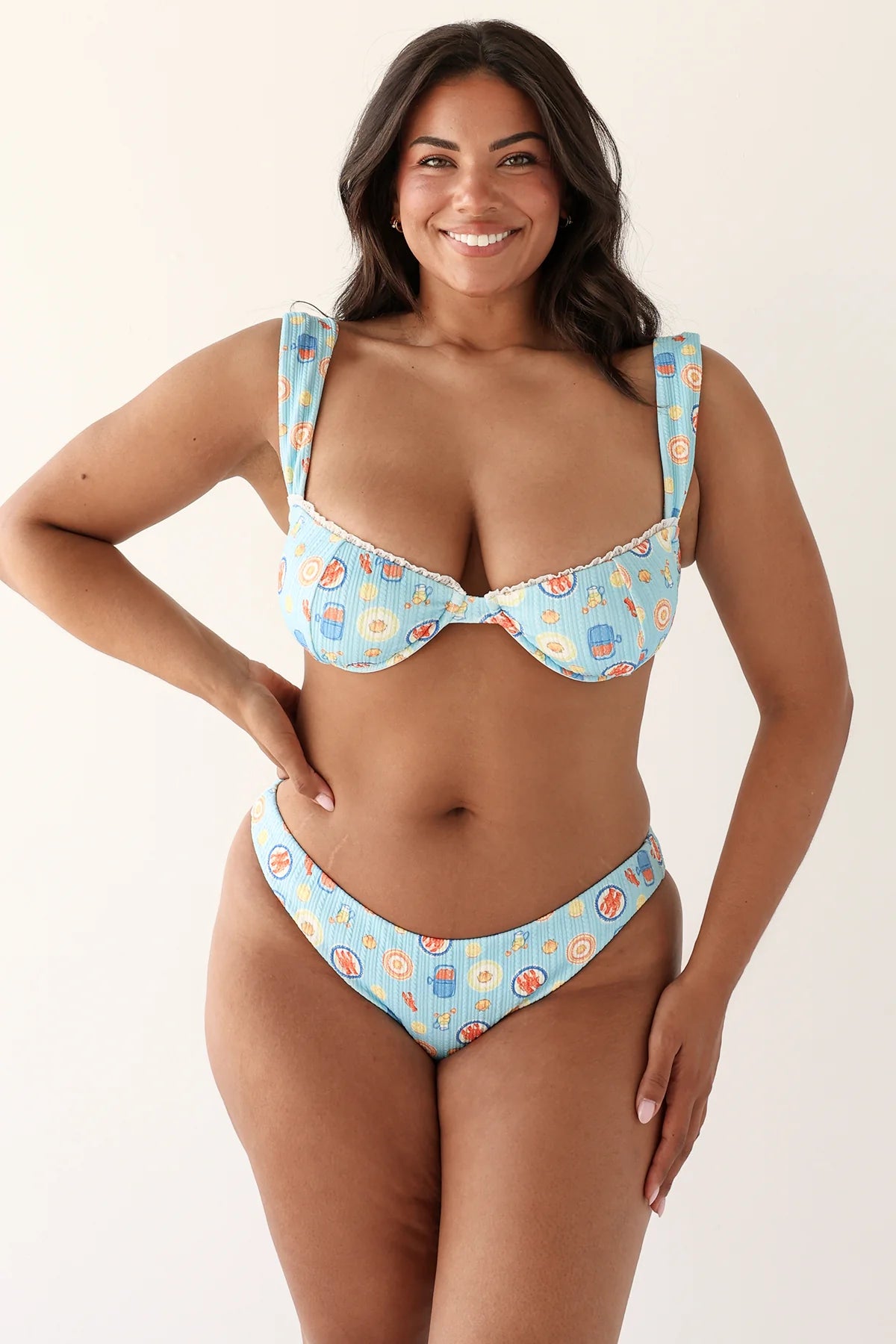 Paros Underwire Cheeky Set